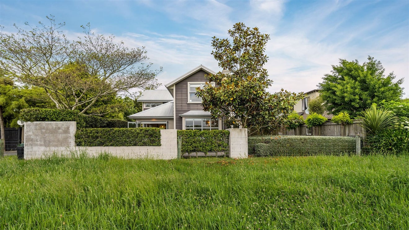 51 Croziers Road, St Albans, Christchurch - Carousel 1