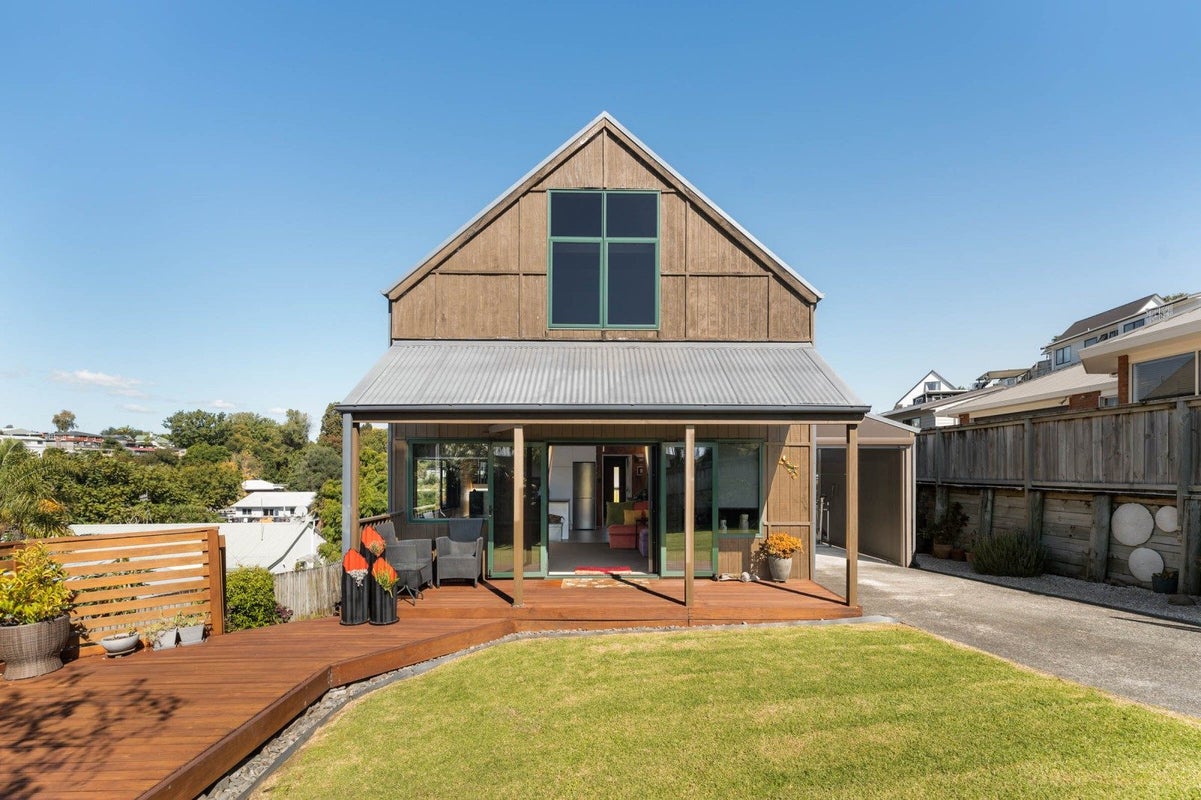 11 Newark Close, Gate Pa, Tauranga - Carousel 2