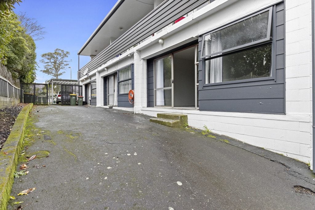 633 Grey Street, Hamilton East, Hamilton - Carousel 1