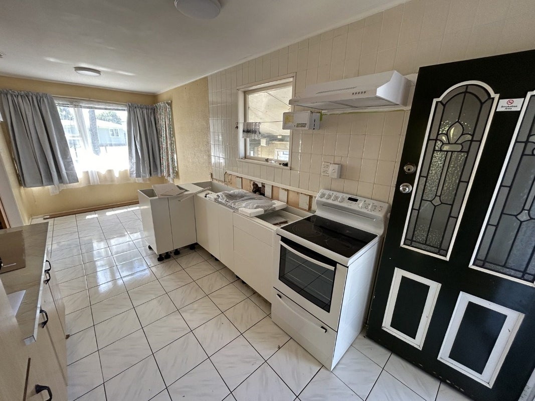 21 Convair Crescent, Mangere, Auckland - Carousel 2