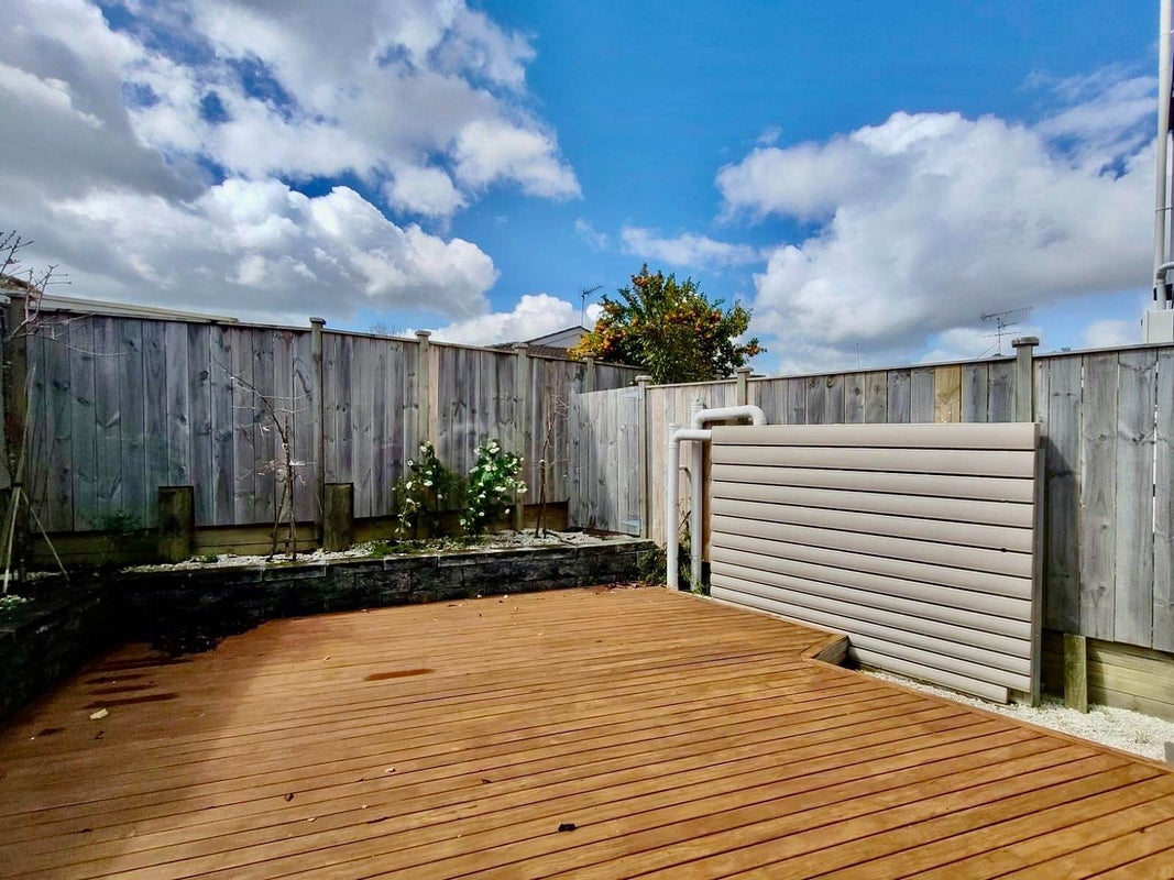 5A Hemsway Place, Sunnyhills, Auckland - Carousel 2