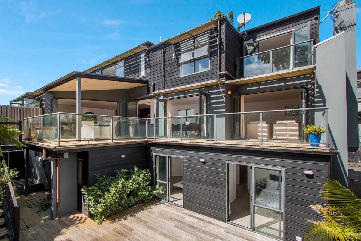 7 Wallingford Street, Grey Lynn, Auckland - Carousel 2