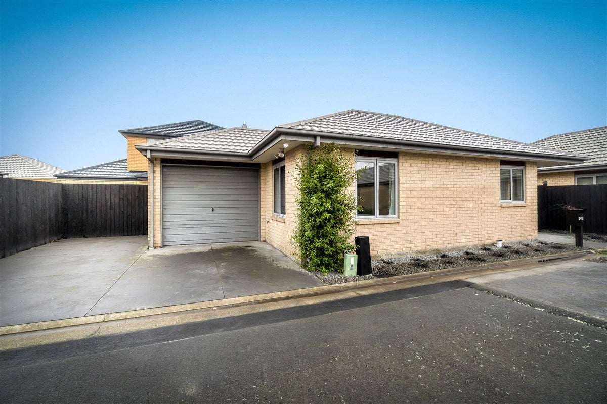 4/10 Collins Street, Addington, Christchurch - Carousel 1