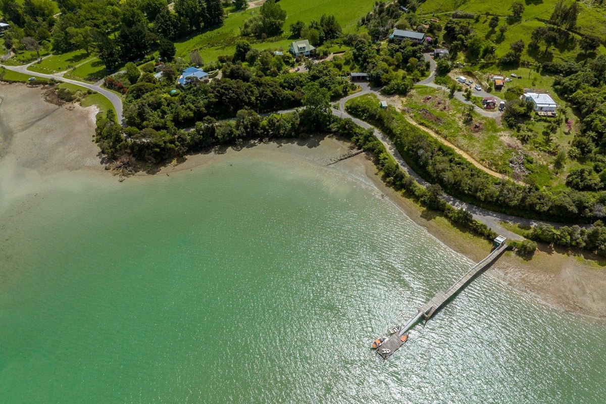 5732 Kenepuru Road, Picton - Carousel 33