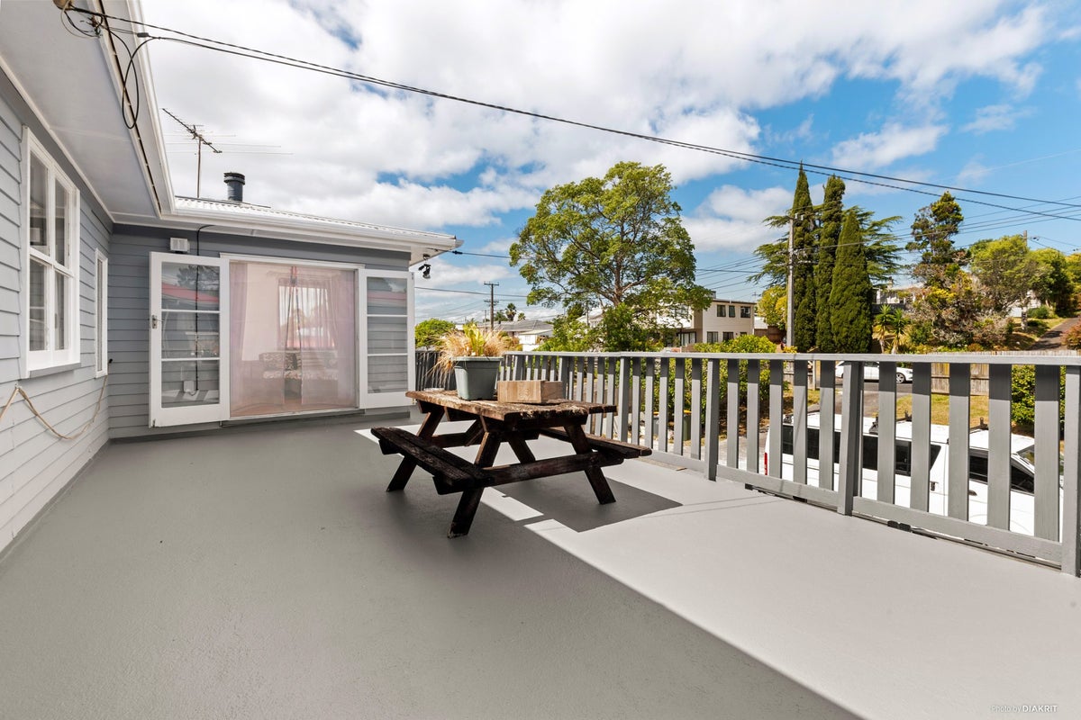 31 Tomo Street, New Lynn, Auckland - Carousel 1