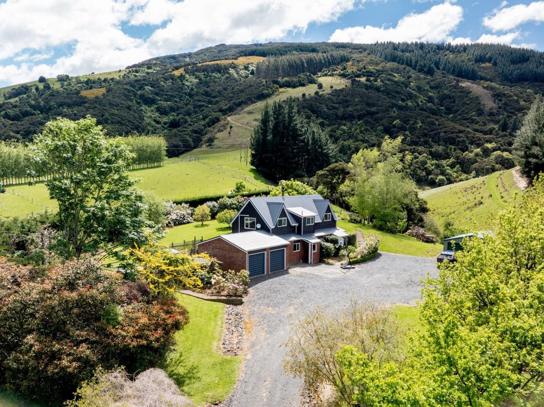 292 Waipori Falls Road, Berwick, Outram - Carousel 1