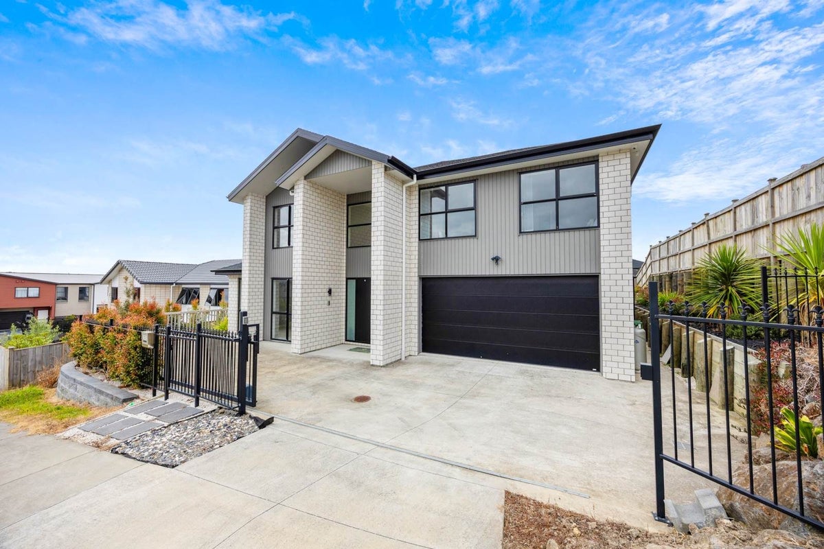 13 Lumber Rise, Swanson, Auckland - Carousel 2