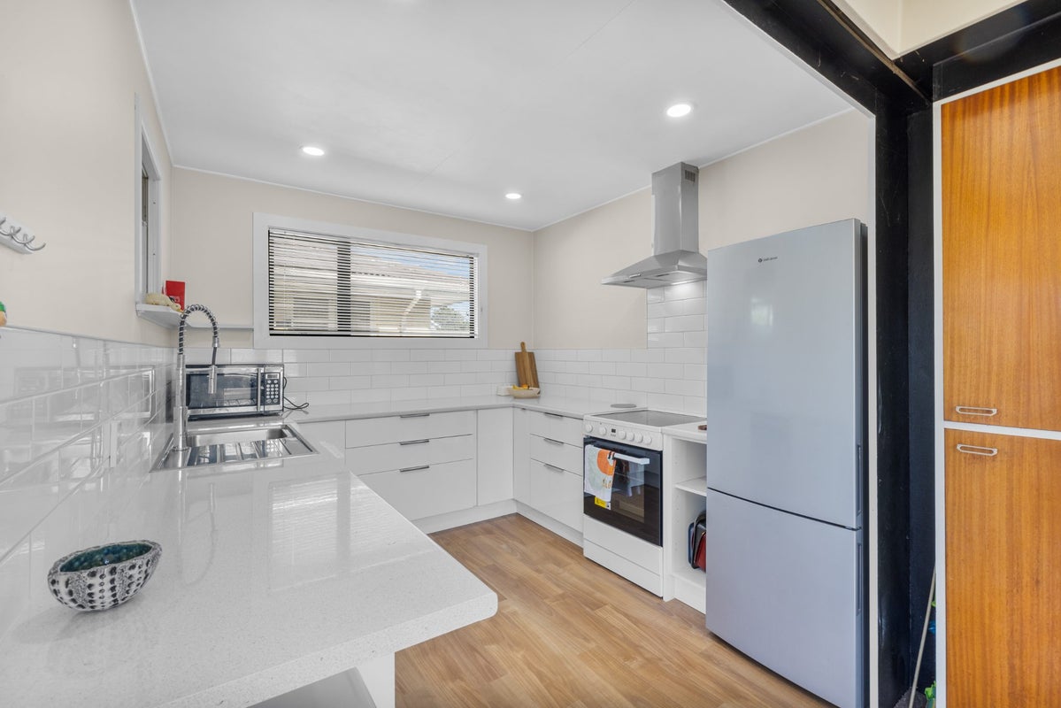 5 Ruru Road, Linwood, Christchurch - Carousel 2