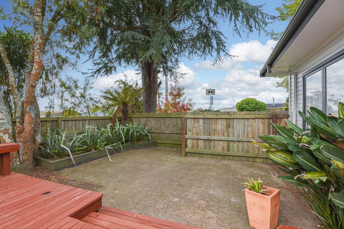 1 Walnut Place, Owhata, Rotorua - Carousel 15