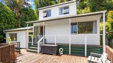 68 Wood Bay Road, Titirangi, Auckland - Carousel 1