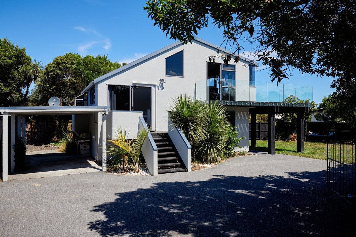 17 Kotare Place, South Bay, Kaikoura - Carousel 2