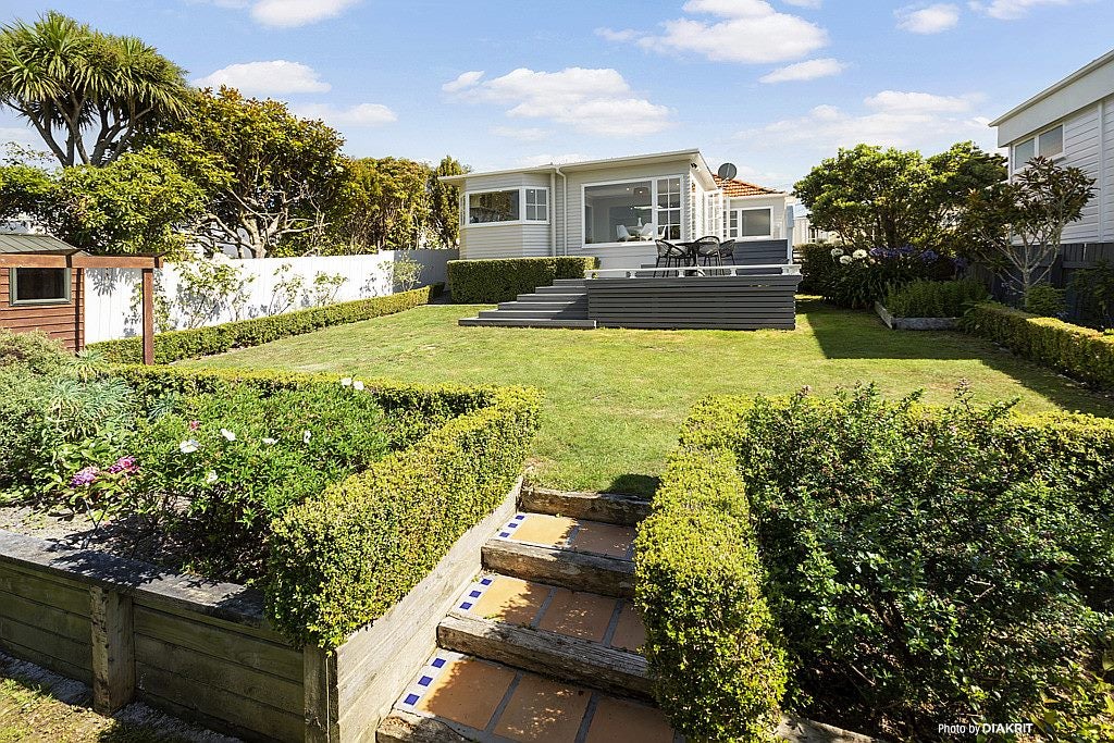 129 Messines Road, Karori, Wellington - Carousel 1