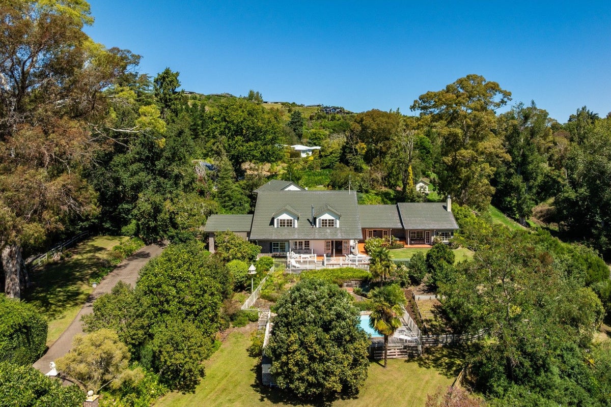 77 Endsleigh Road, Havelock North, Hastings - Carousel 1