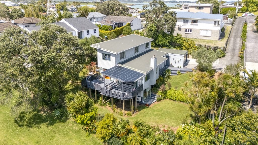 74A Goodall Street, Hillsborough, Auckland - Carousel 1