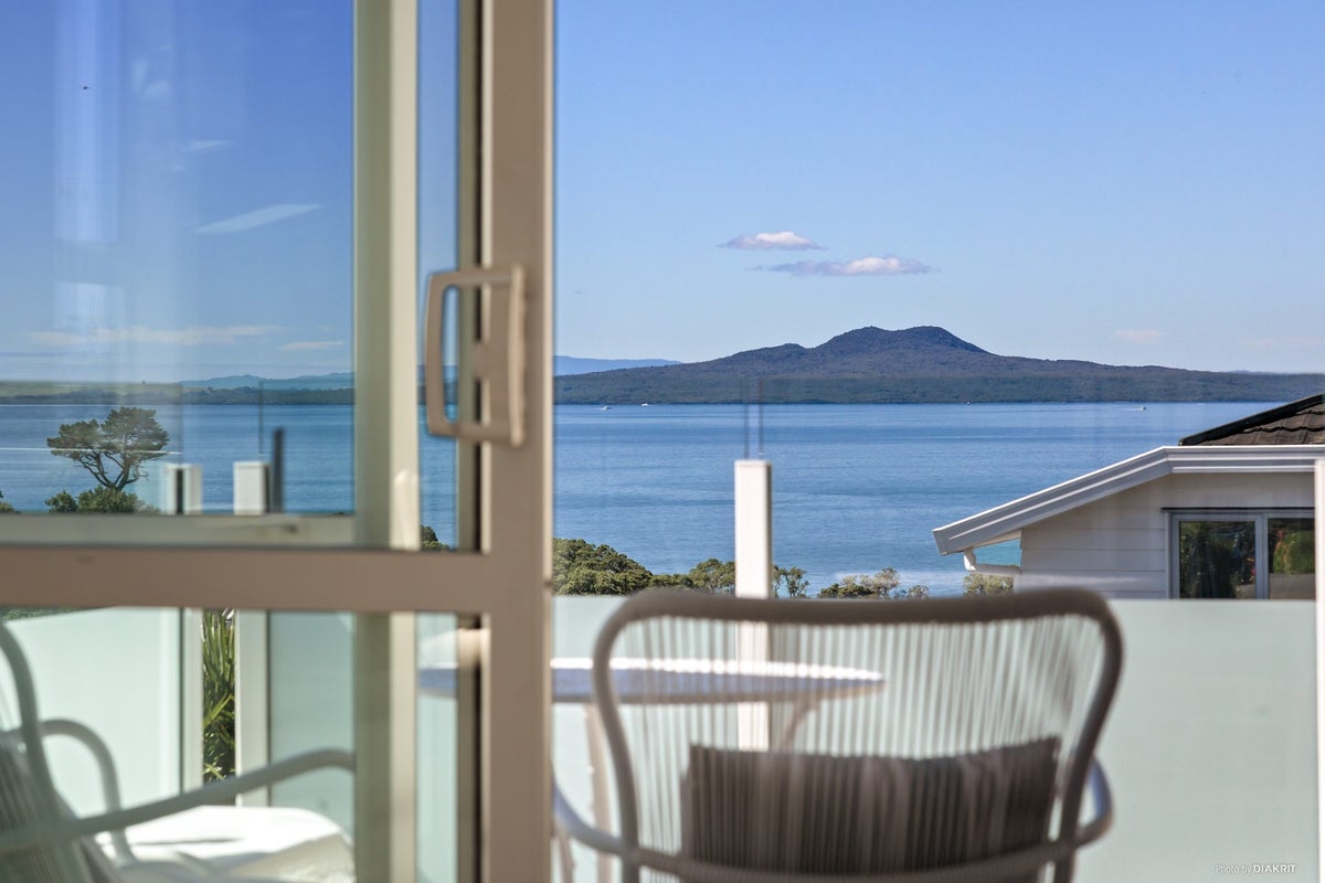1/19 Toroa Street, Torbay, Auckland - Carousel 1