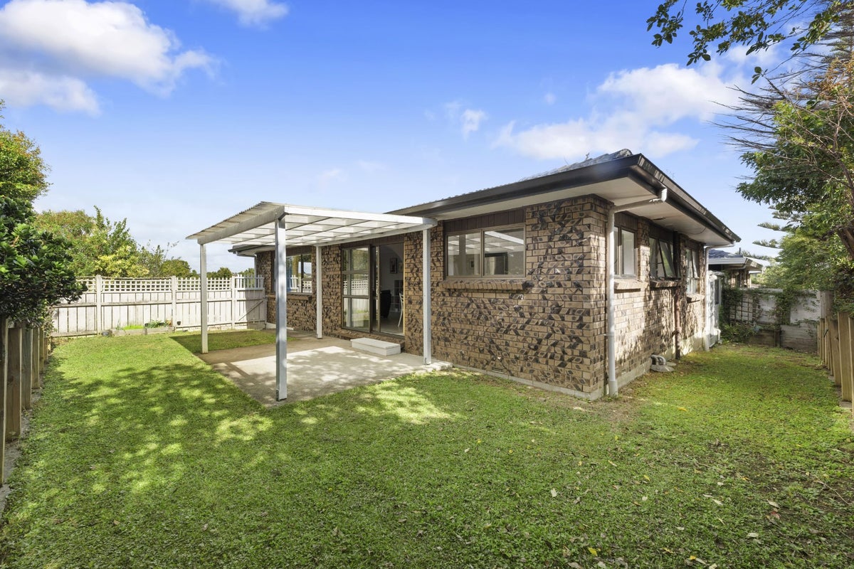 2/2 Anna Watson Road, Half Moon Bay, Auckland - Carousel 13
