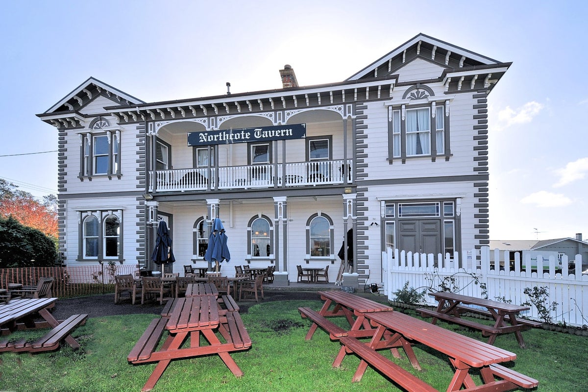 8/57 Gladstone Road, Northcote, Auckland - Carousel 24