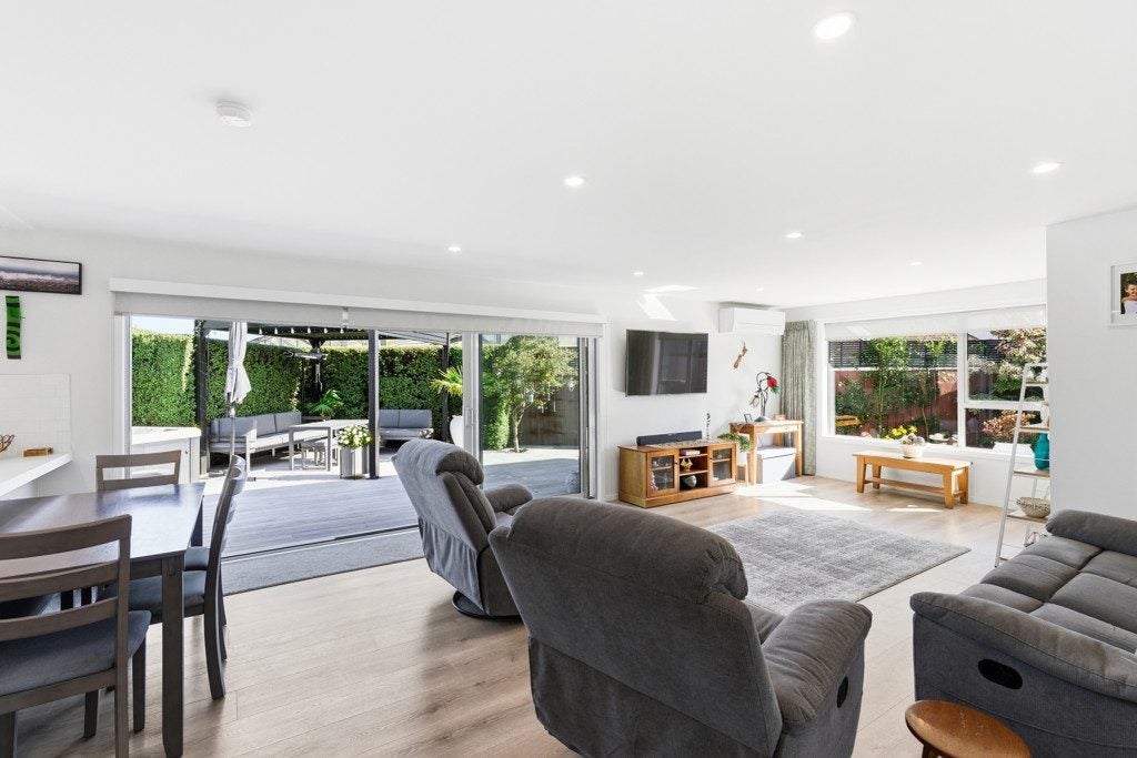 2/77 Frankleigh Street, Somerfield, Christchurch - Carousel 2