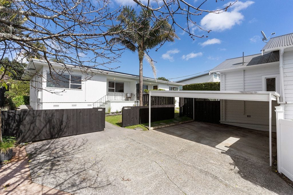1/15 Seaview Terrace, Mount Albert, Auckland - Carousel 1