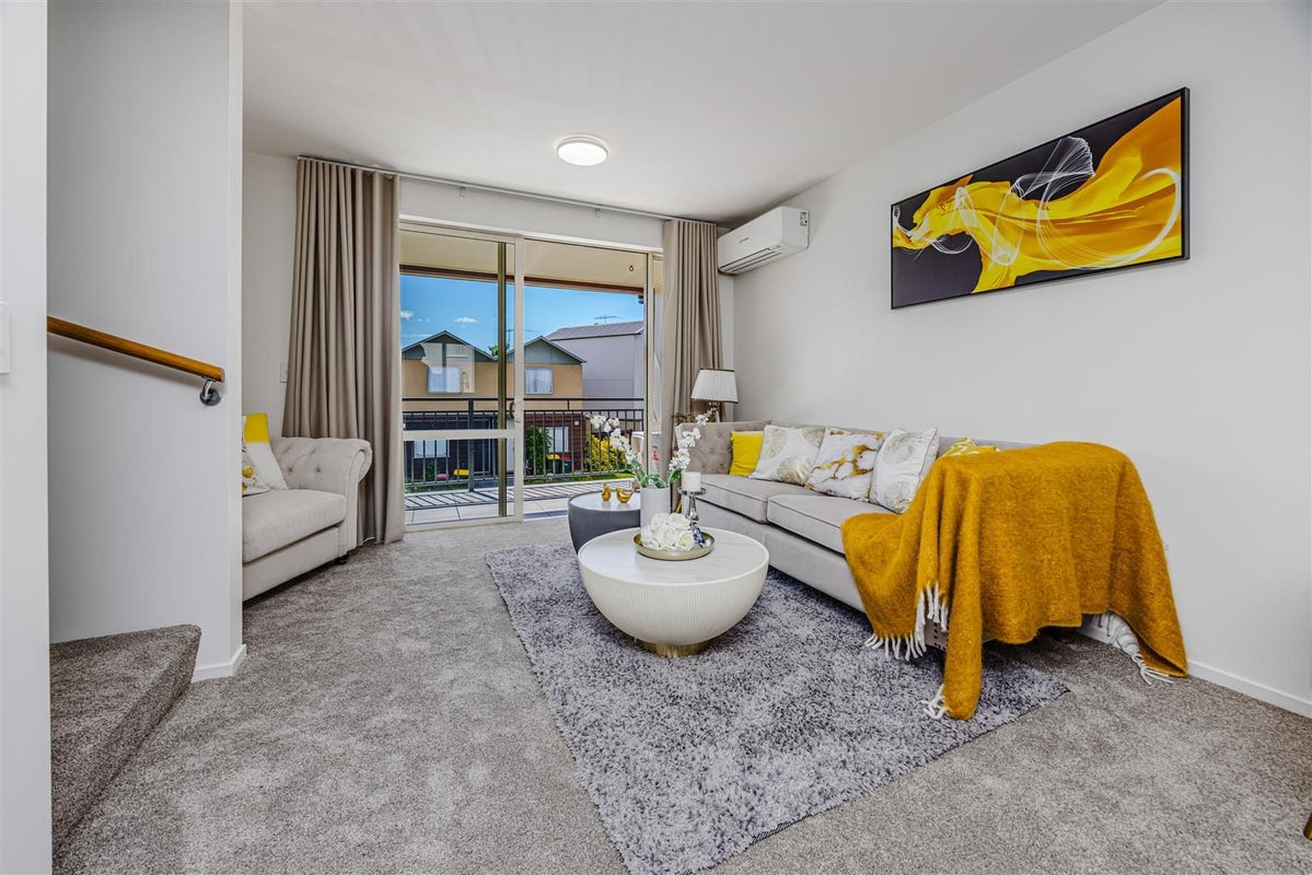 55 Kirikiri Lane, East Tamaki, Auckland - Carousel 2