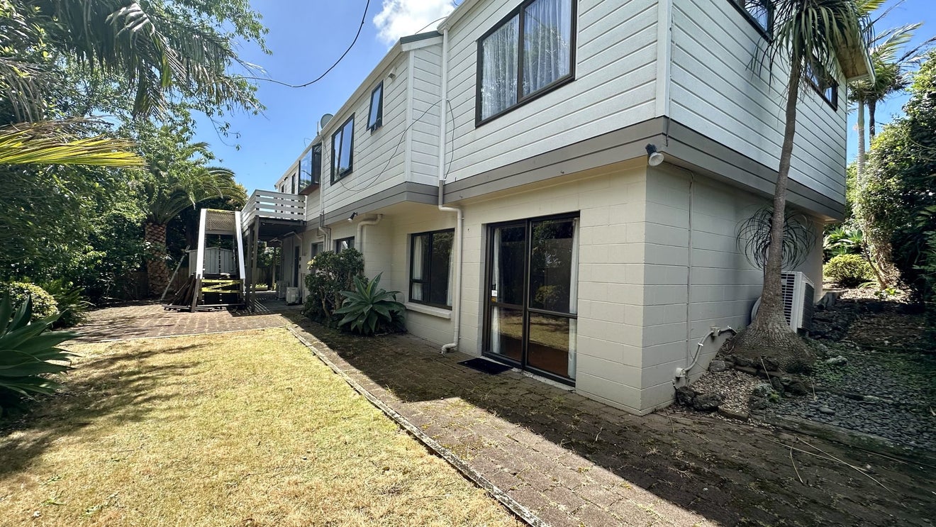 14 Baird Street, Howick, Auckland - Carousel 1
