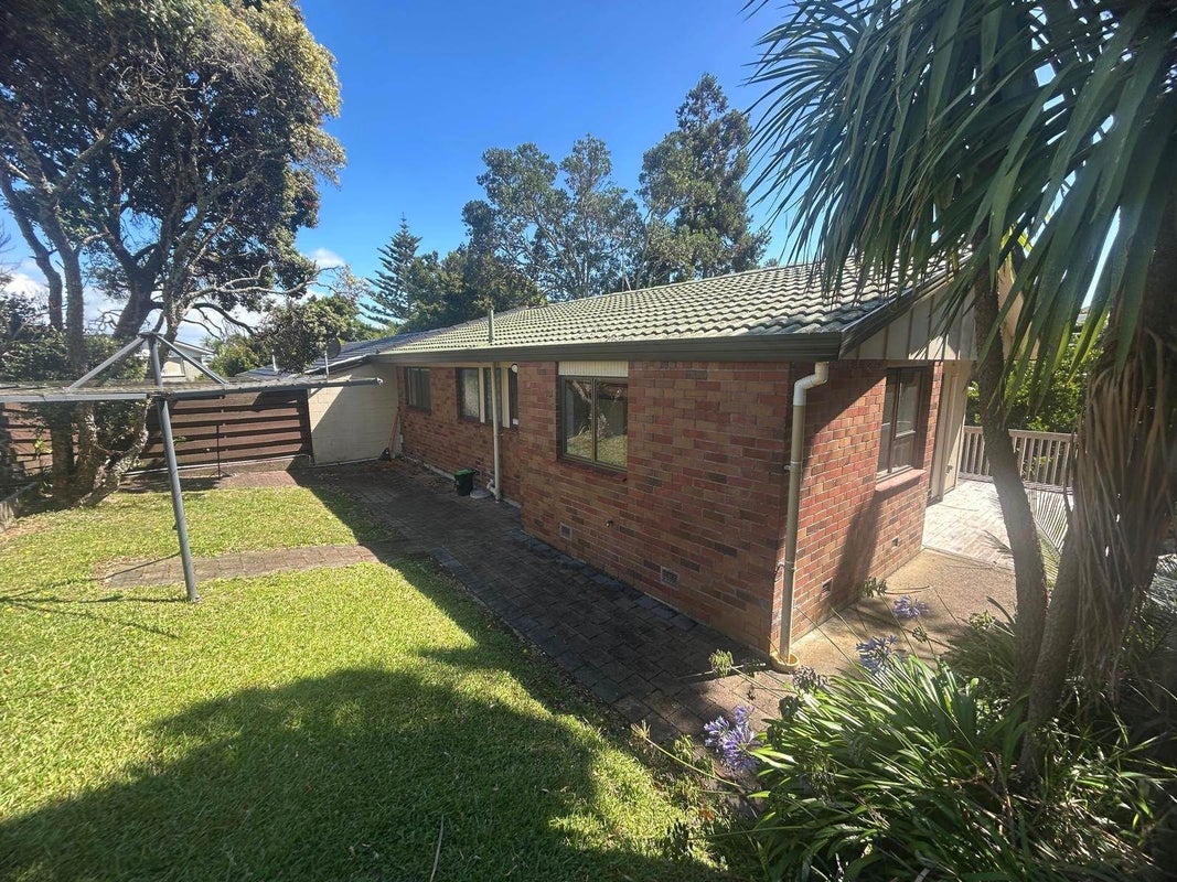 2/39 Drake Street, Howick, Auckland - Carousel 1