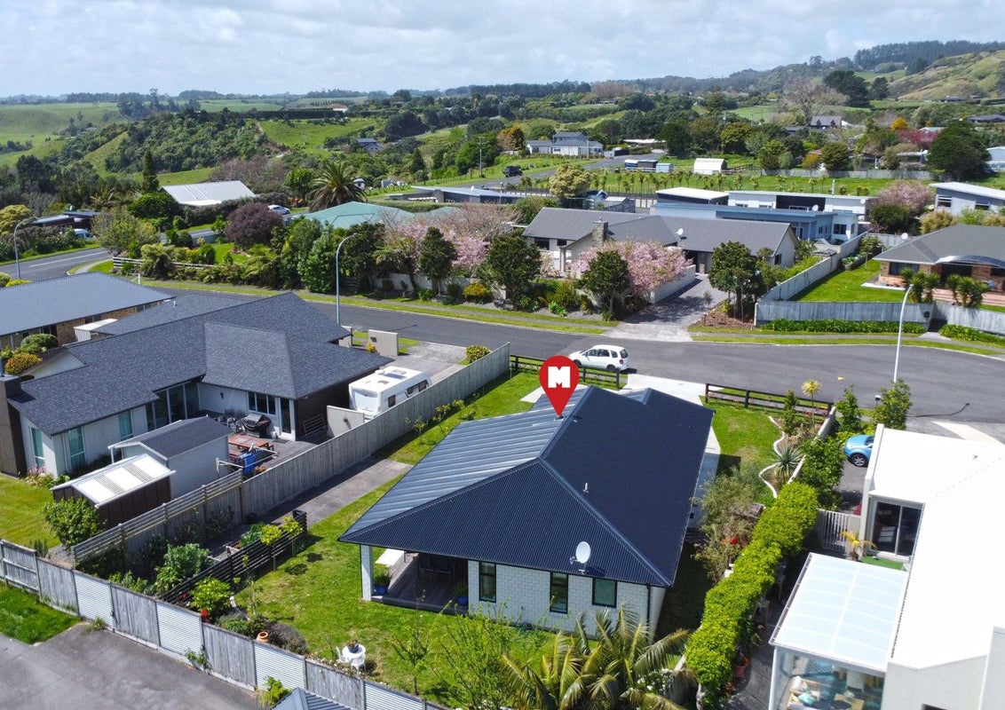 6 Tui Grove, Oakura, Oakura - Carousel 25