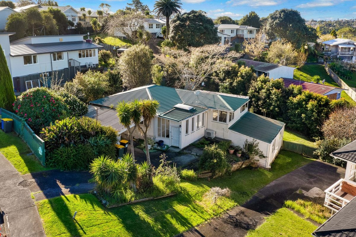 12 Bishopgate Street, Birkdale, Auckland - Carousel 2