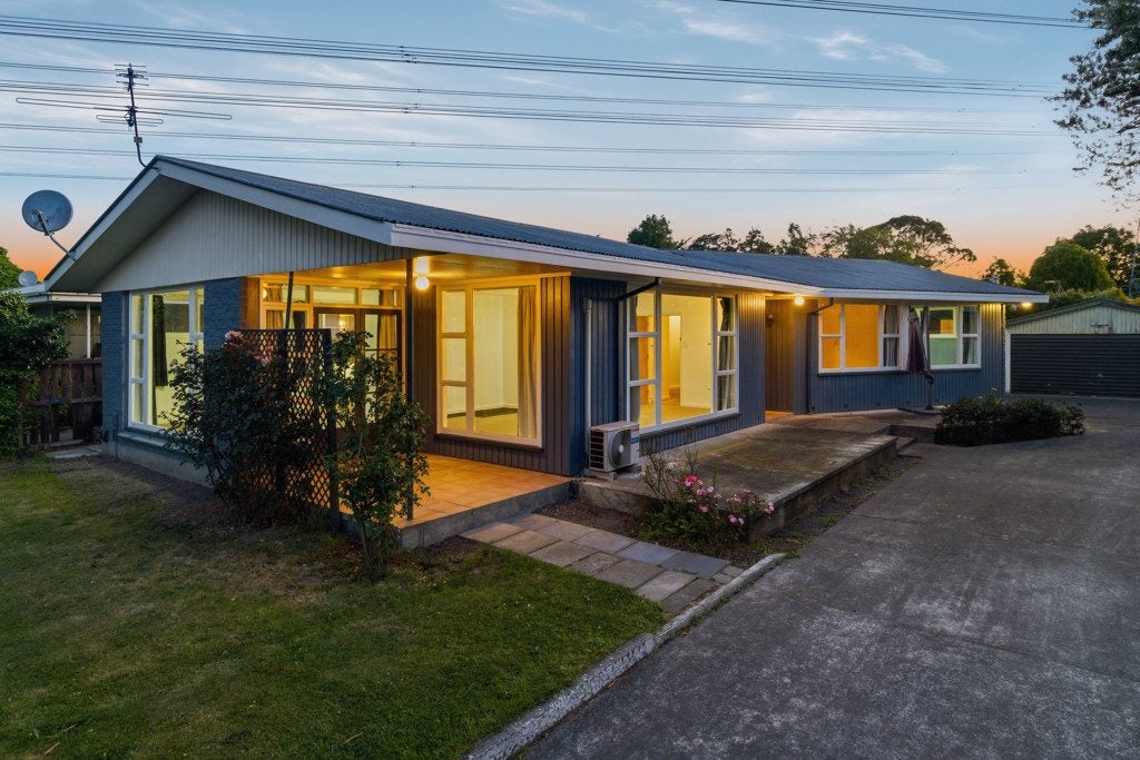 15 Arlington Street, Burnside, Christchurch - Carousel 1