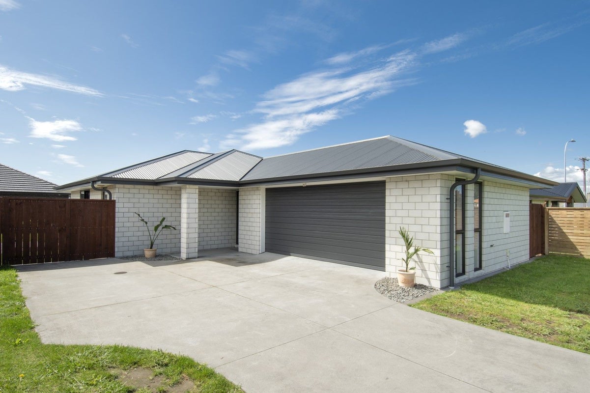 31 Pyes Pa Road, Pyes Pa, Tauranga - Carousel 1