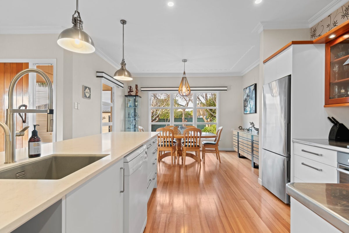 124 Carrington Street, Lower Vogeltown, New Plymouth - Carousel 2