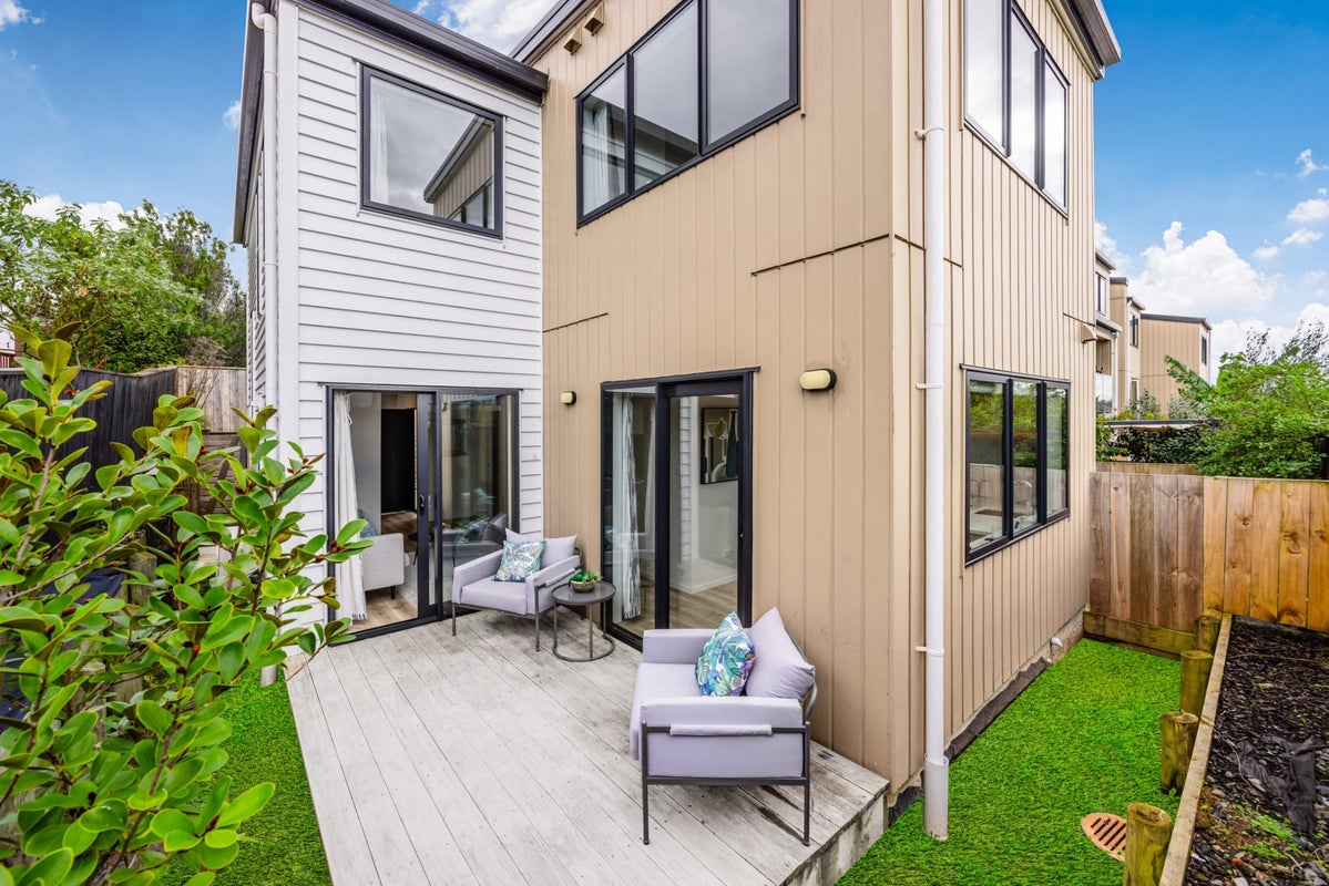 7/66 Bruce Road, Glenfield, Auckland - Carousel 1