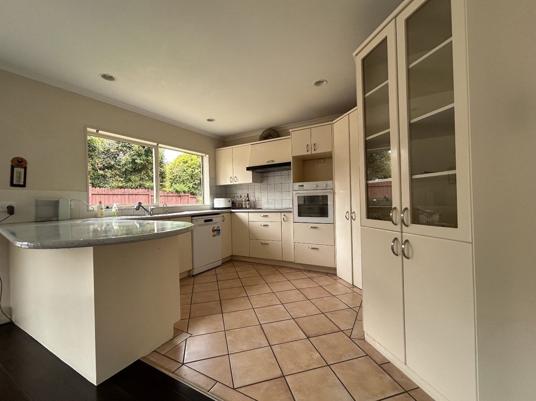 74 Westerham Drive, Dannemora, Auckland - Carousel 2