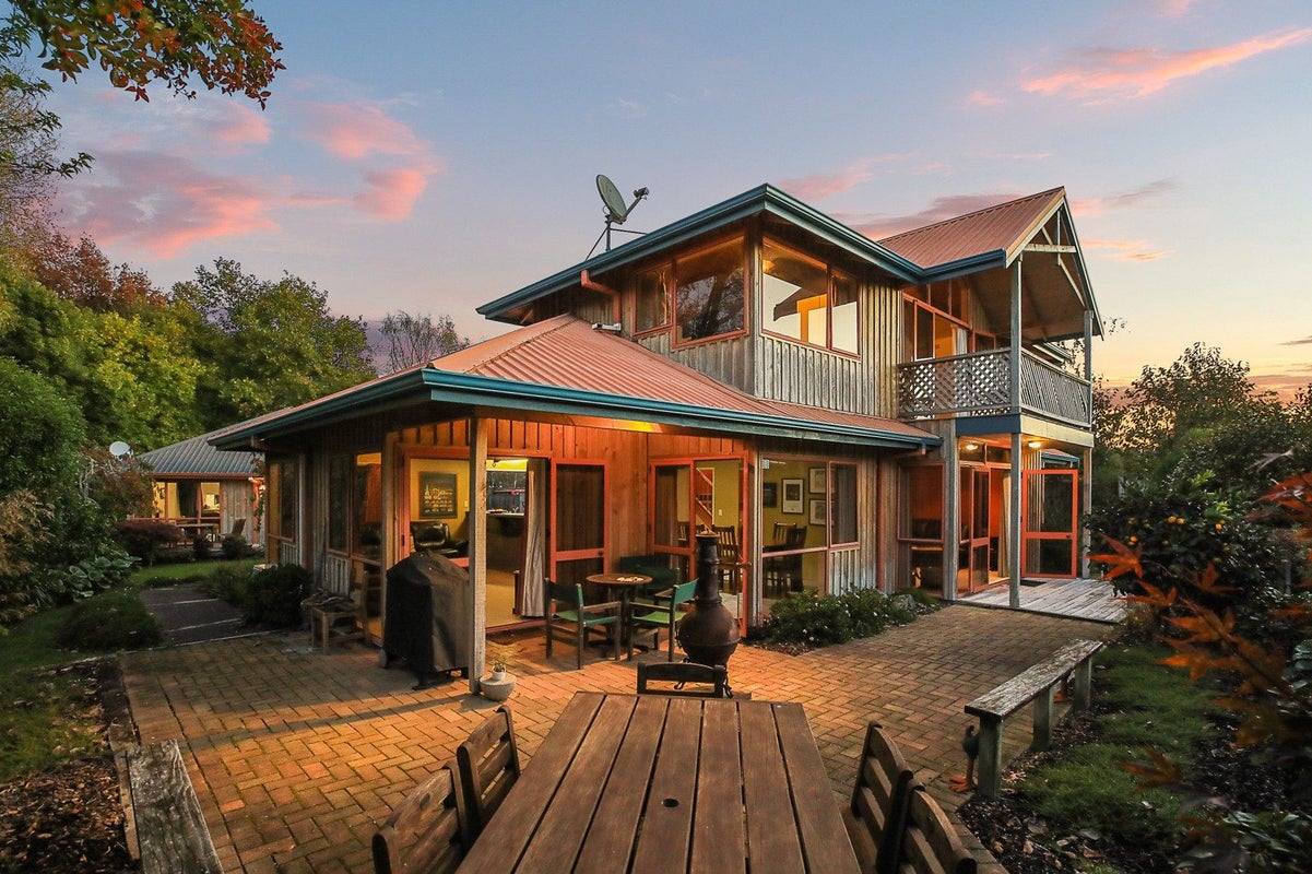 27B Woodland Drive, Flagstaff, Hamilton - Carousel 1