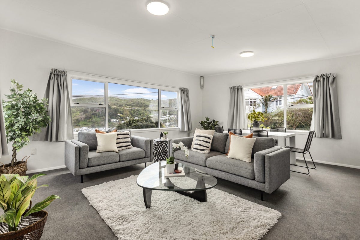 6 Carlisle Street, Island Bay, Wellington - Carousel 2