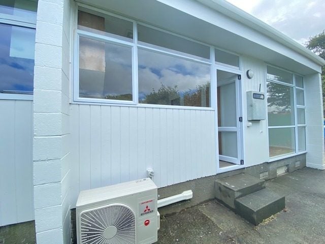 11B Rowe Parade, Wainuiomata, Lower Hutt - Carousel 9