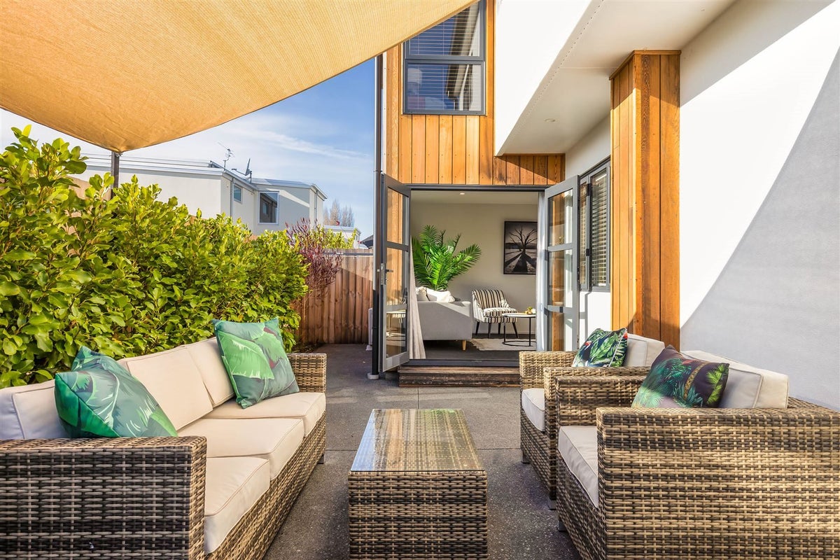 1/90 Bishop Street, St Albans, Christchurch - Carousel 1