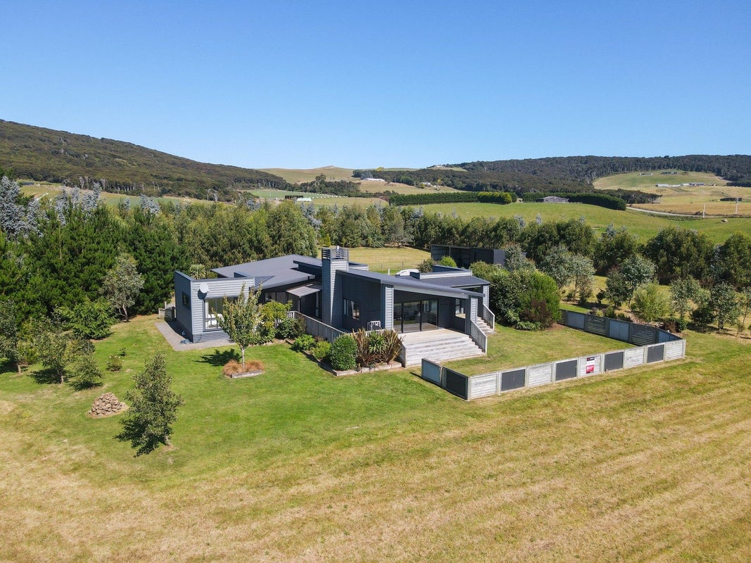 193 Orepuki Riverton Highway, Riverton - Carousel 1