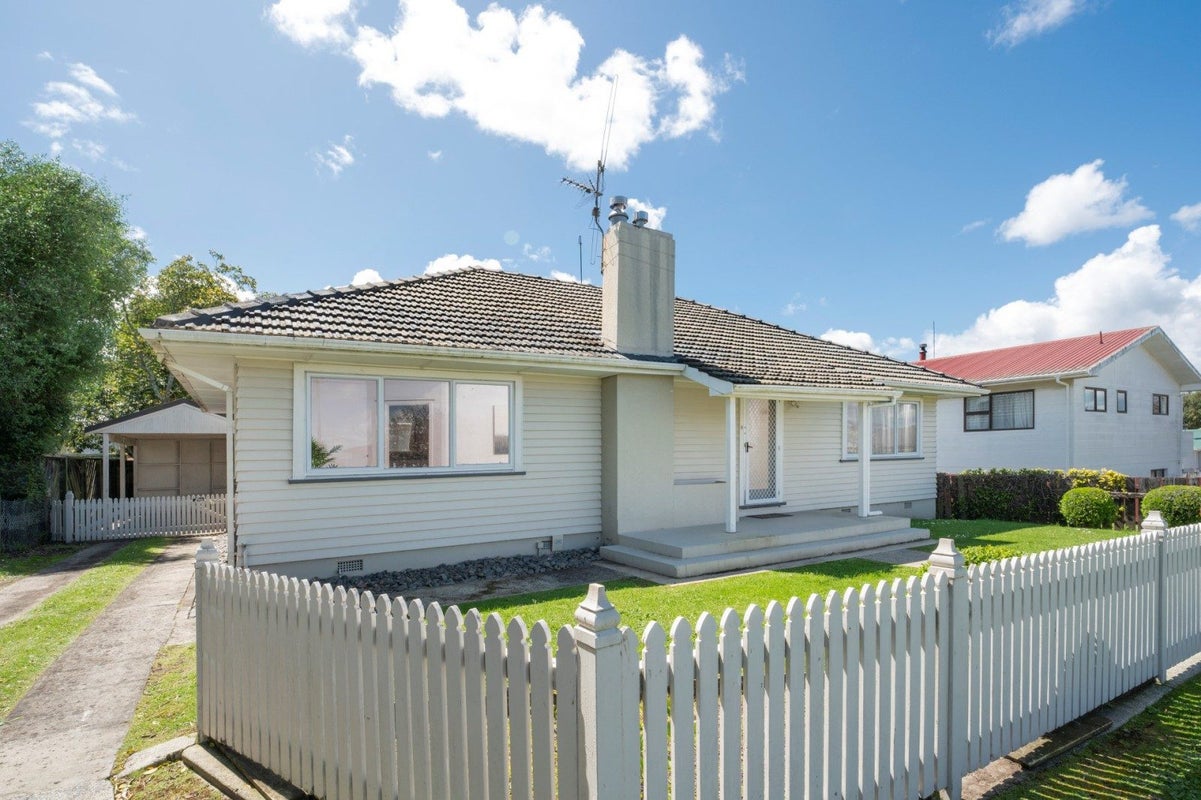 15 Maitland Street, Greerton, Tauranga - Carousel 1