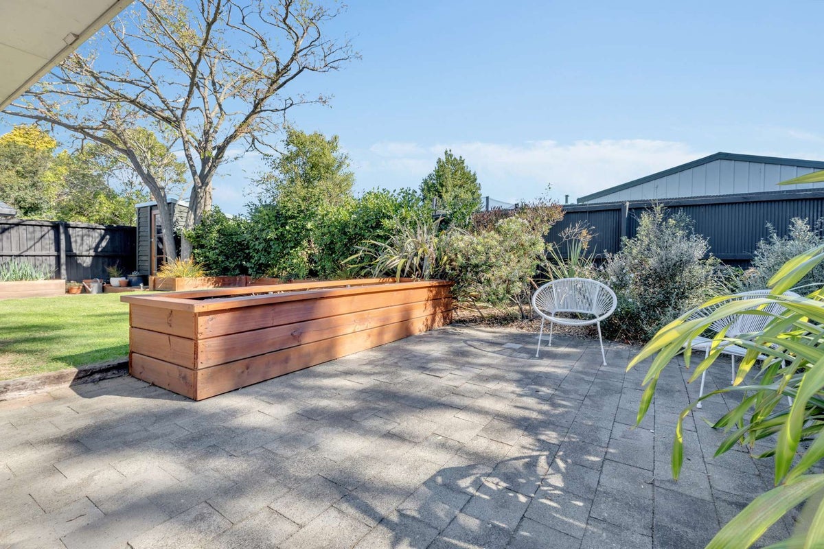 39B Bassett Street, Burwood, Christchurch - Carousel 26