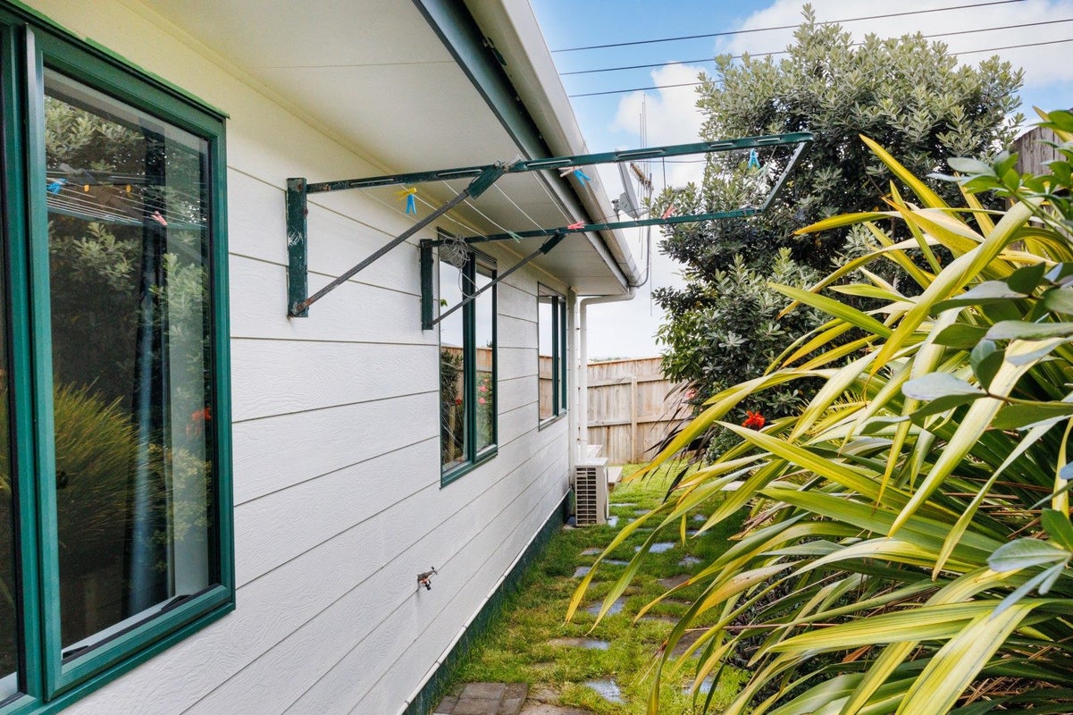 23 Lydia Place, Kelvin Grove, Palmerston North - Carousel 27