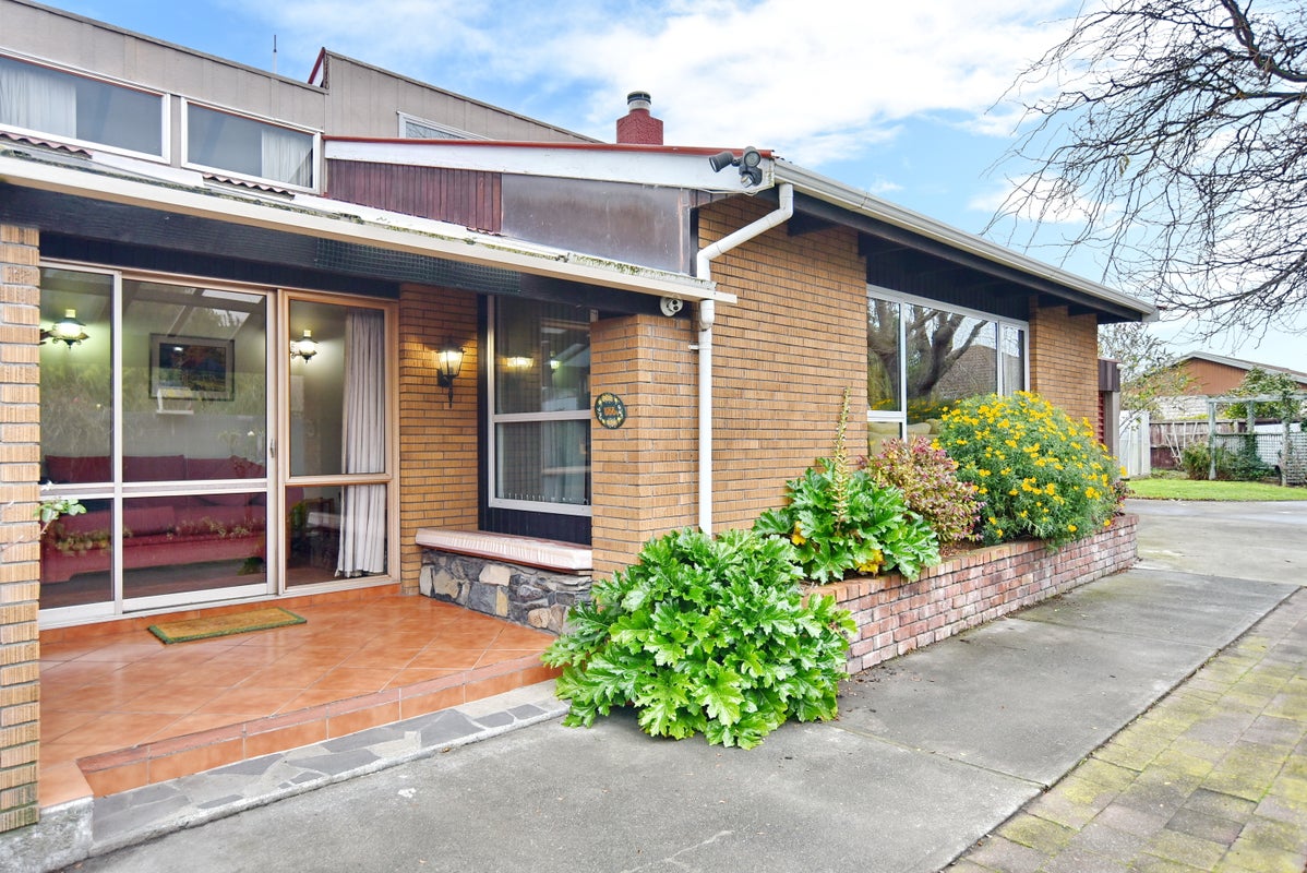 2/555 Cranford Street, Papanui, Christchurch - Carousel 1