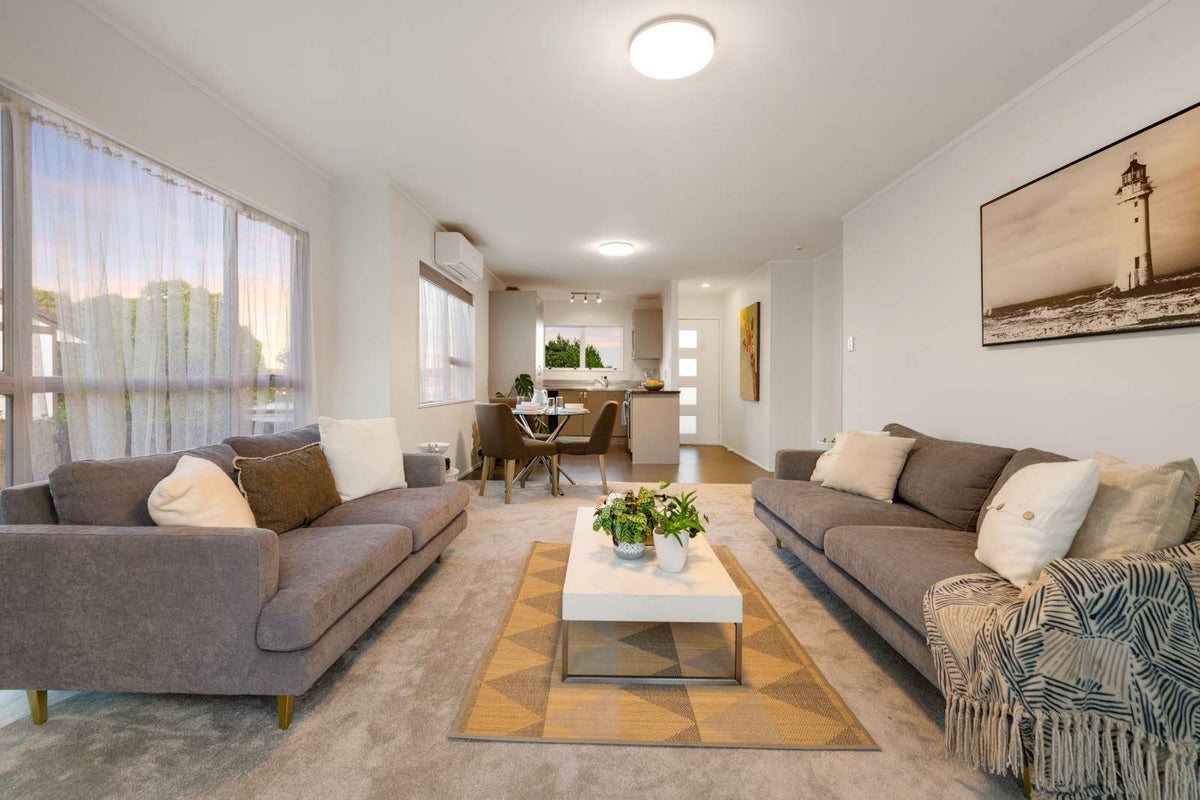 2/5 Cheam Place, Pakuranga Heights, Auckland - Carousel 2