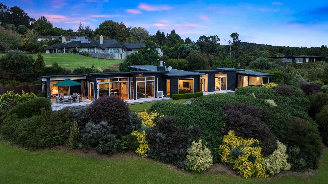 47 Harry Dreadon Road, Papakura - Carousel 1
