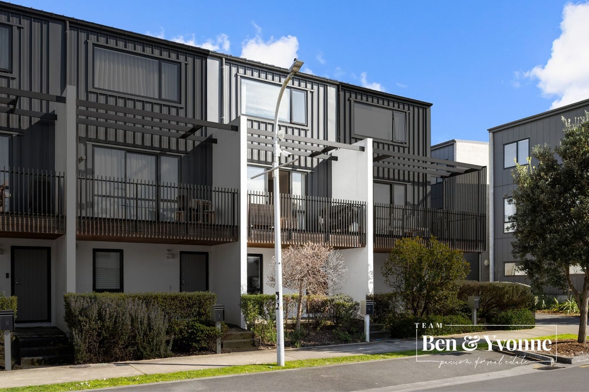 6 Tahuhu Road, Mount Wellington, Auckland - Carousel 1
