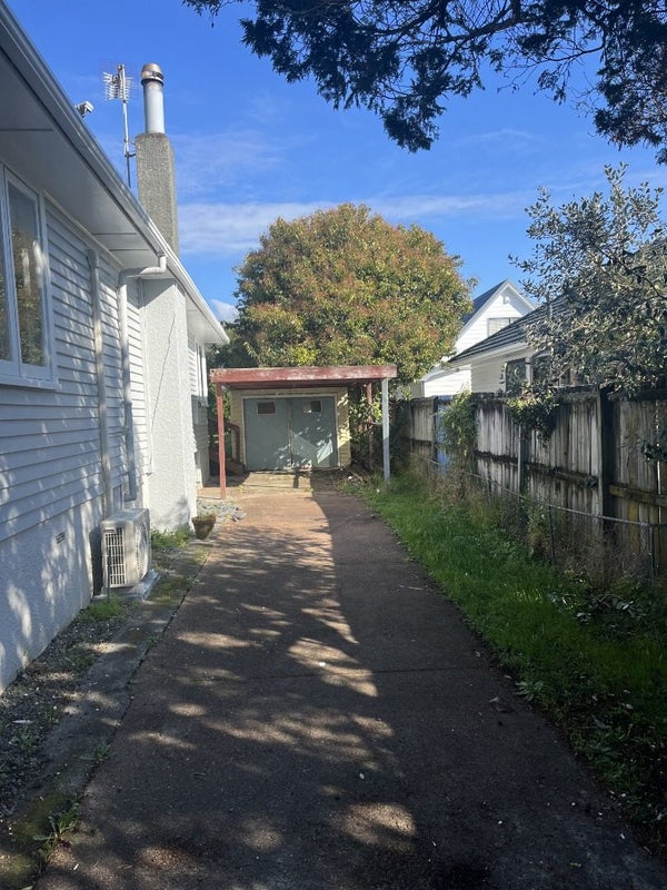 20 Chilcott Road, Henderson, Auckland - Carousel 17