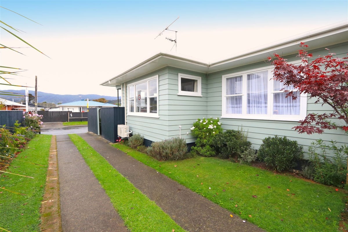 1/87 KARAMU CRES, Wainuiomata, Lower Hutt - Carousel 2