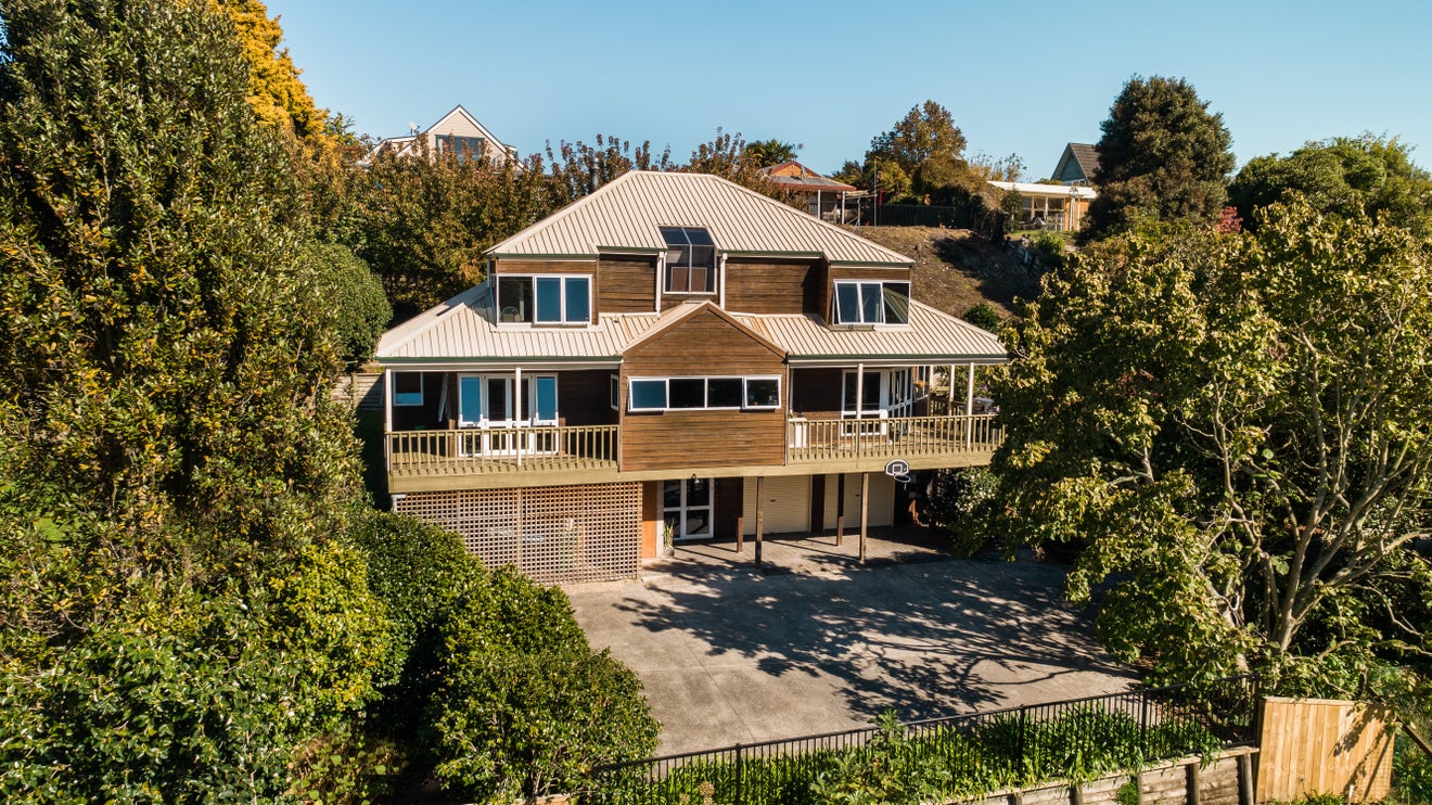 24 Fairburn Place, Leamington, Cambridge - Carousel 2