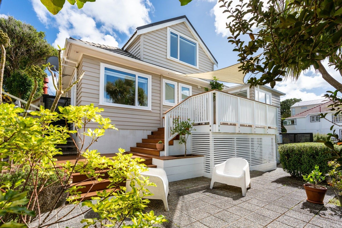 30 Mandalay Terrace, Khandallah, Wellington - Carousel 1