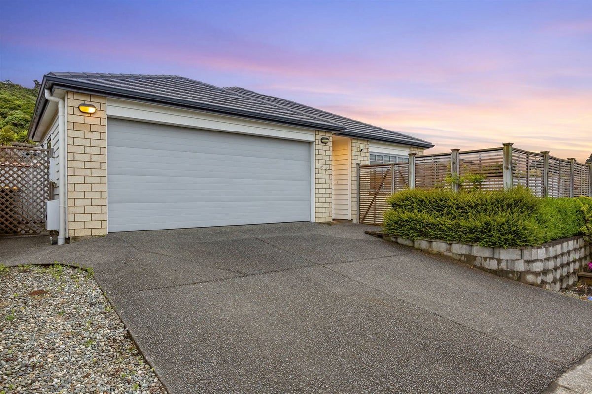 56 Staithes Drive North, Whitby, Porirua - Carousel 1